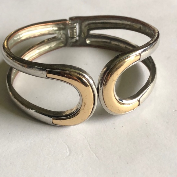 Vintage Jewelry - Vintage Silver Tone & Gold Tone Hinged Bangle Cuff Bracelet